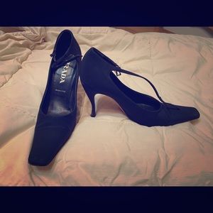 Women’s size 9 Prada heels